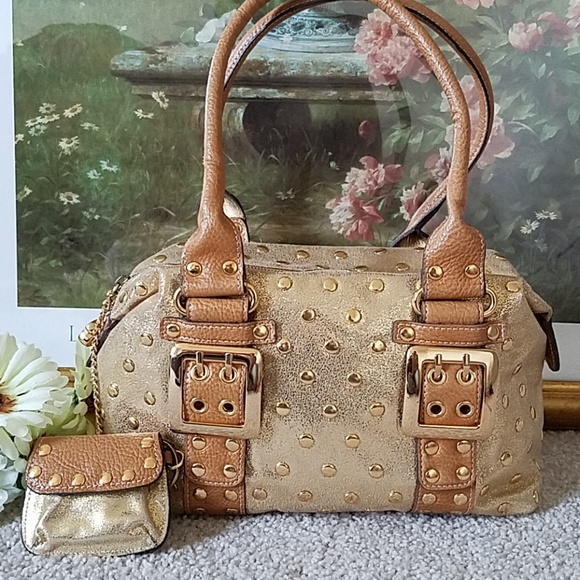 Kathy Van Zeeland Handbags - 🌟New Kathy Van Zeeland Gold Faux Leather Purse 🌟